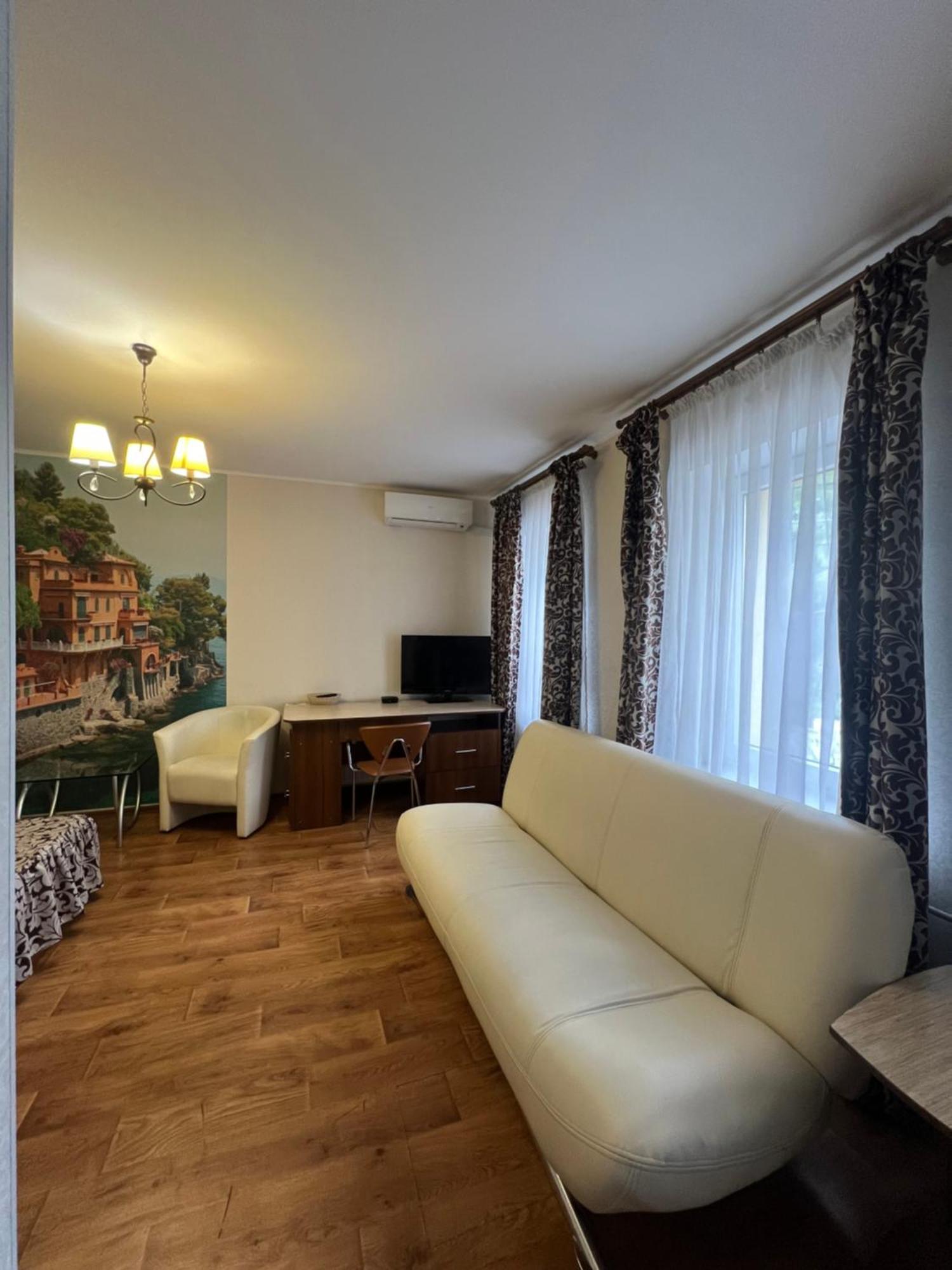 Apart Hotel Asotel Charków Zewnętrze zdjęcie