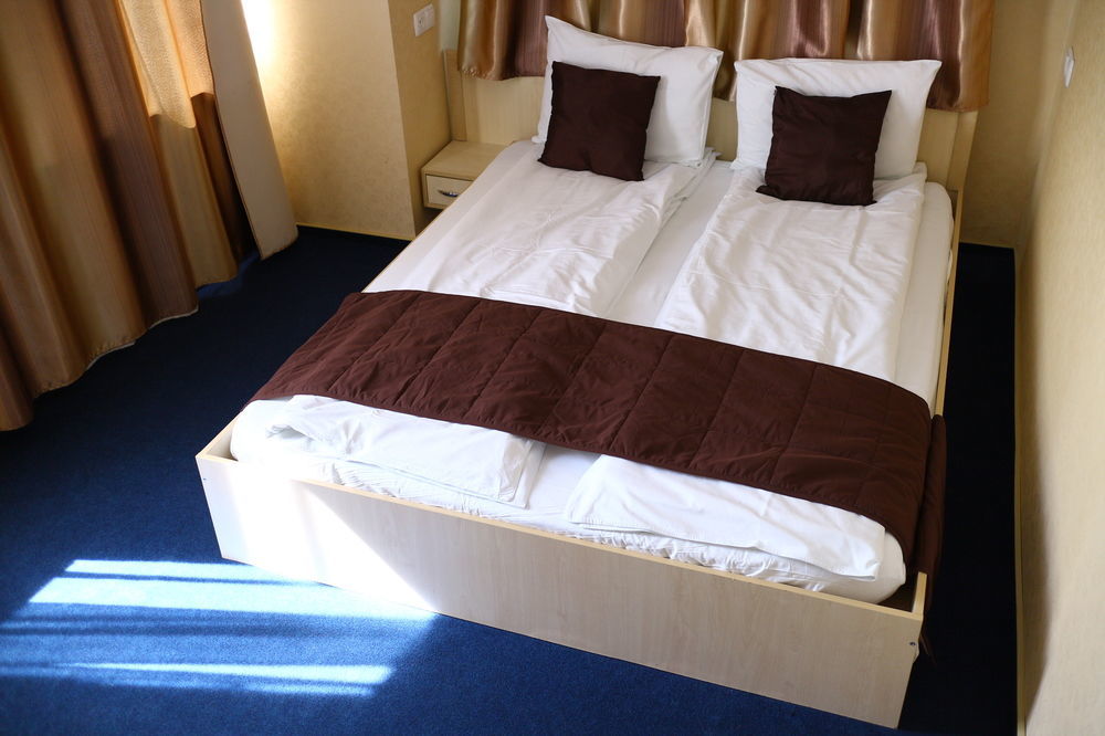 Apart Hotel Asotel Charków Zewnętrze zdjęcie