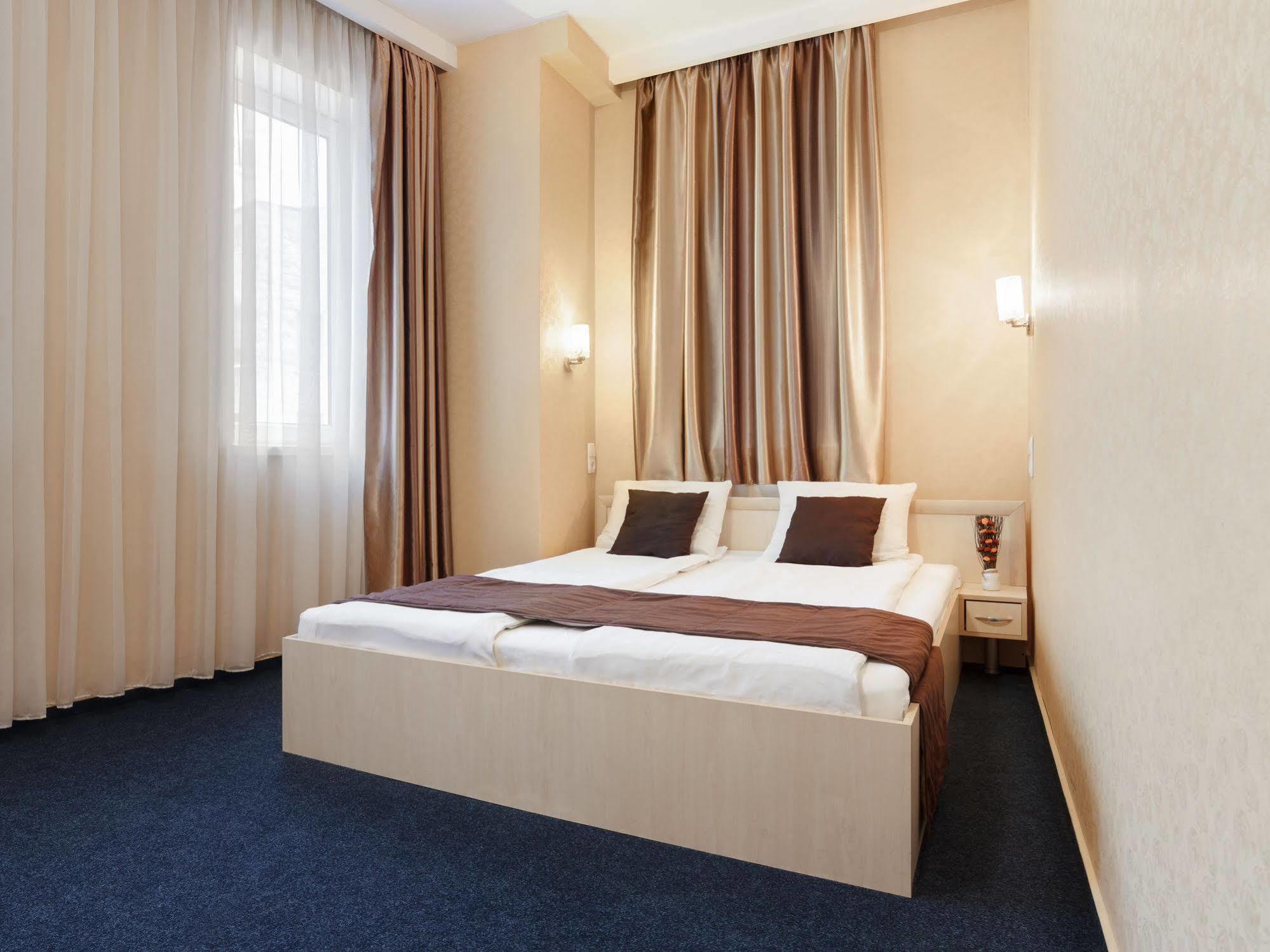 Apart Hotel Asotel Charków Zewnętrze zdjęcie